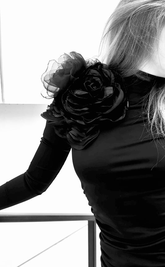 Elegance Black Brooch